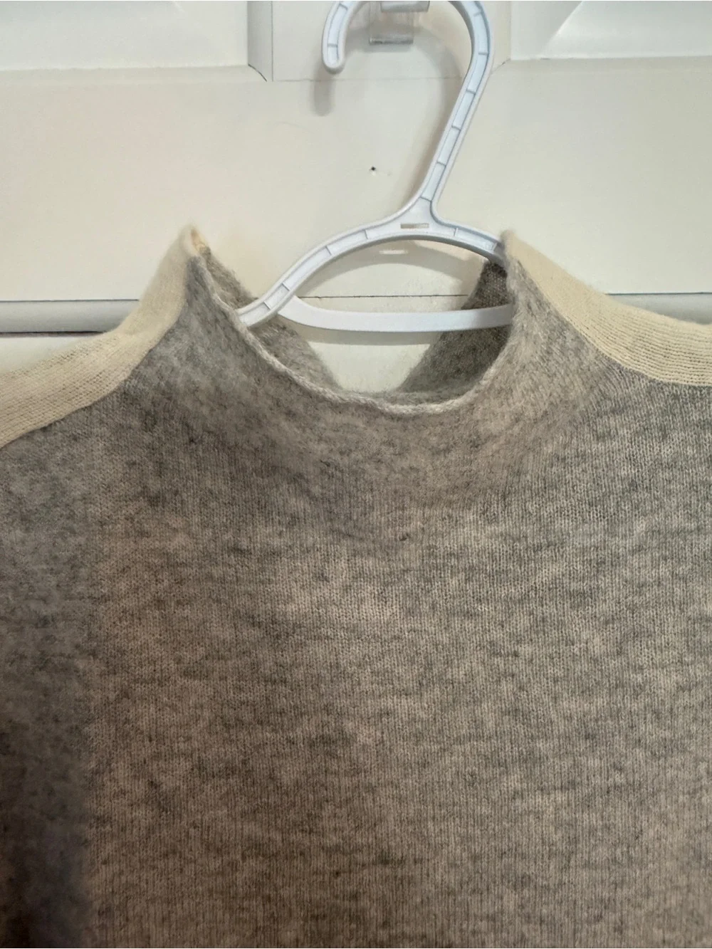 Vineyard Vines 100% Cashmere Gray Mock Neck Colorblock Sweater M 25595